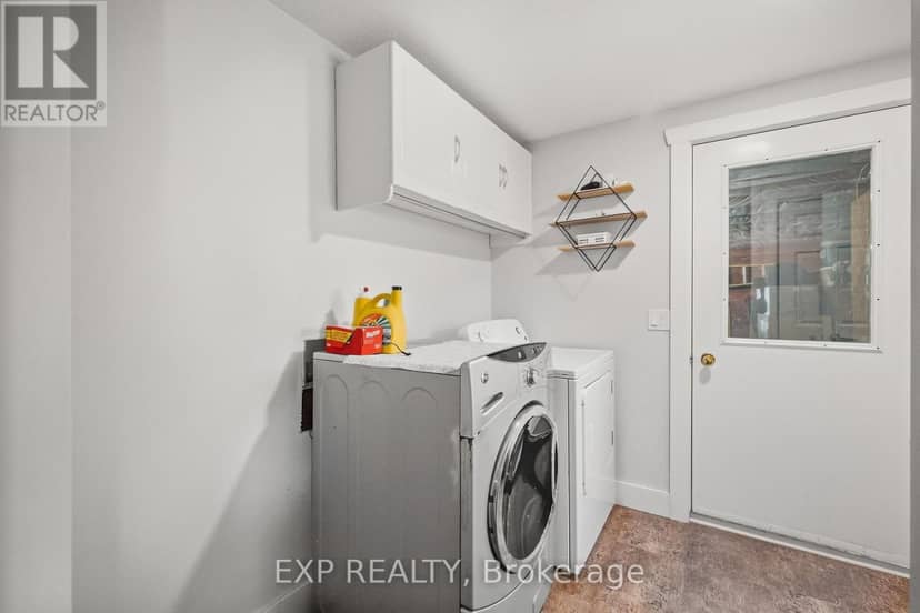 1065 Howick Street — photo 18 of 40