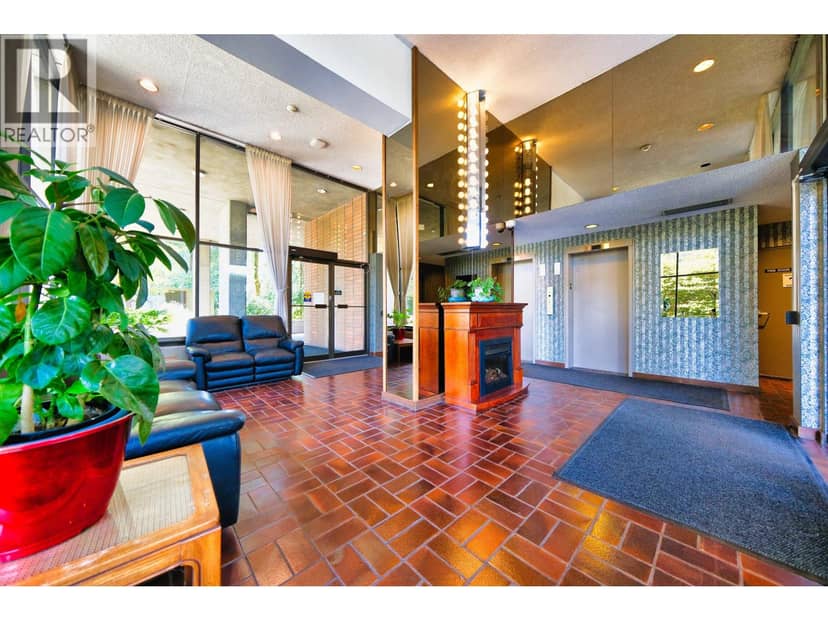 504 3737 BARTLETT COURT, Burnaby, photo 2