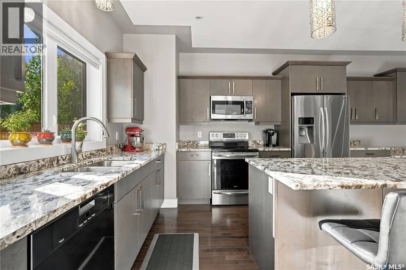 1413 Cairns AVENUE — photo 19 of 40