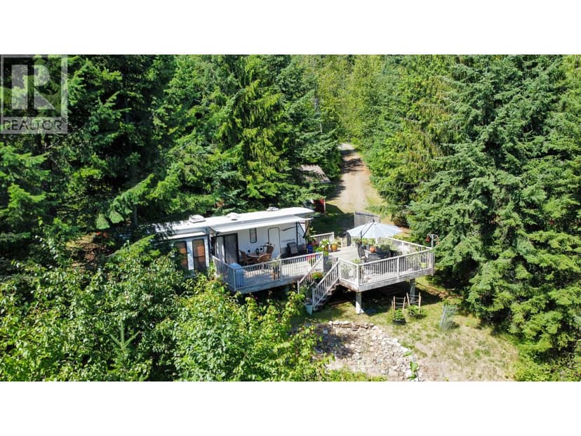 6240 LAKE Street, Kaslo