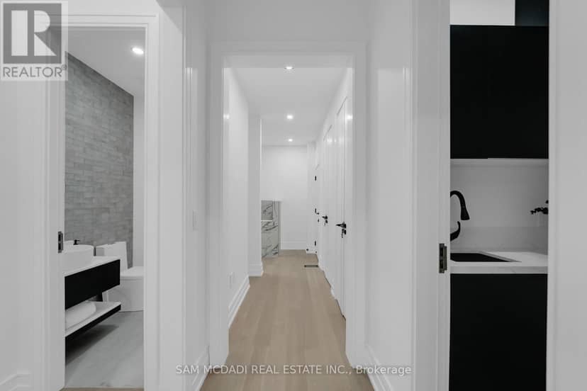 468 Saville Crescent — photo 14 of 40