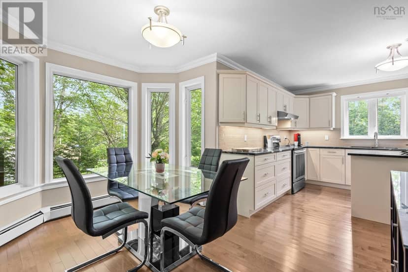 49 Westwood Boulevard — photo 10 of 40