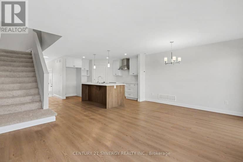 31 Helen Street — photo 7 of 24