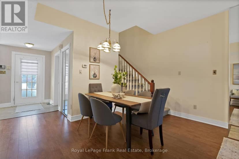 301 - 1 Sherwood Street — photo 16 of 40