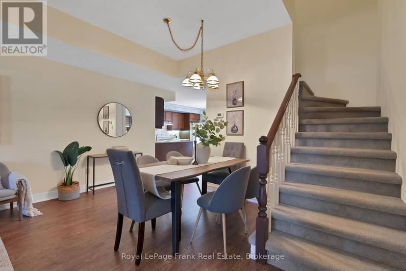 301 - 1 Sherwood Street — photo 17 of 40