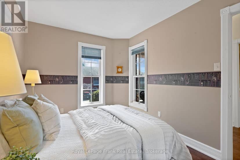 301 - 1 Sherwood Street — photo 28 of 40