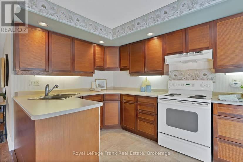 301 - 1 Sherwood Street, Kawartha Lakes, photo 7