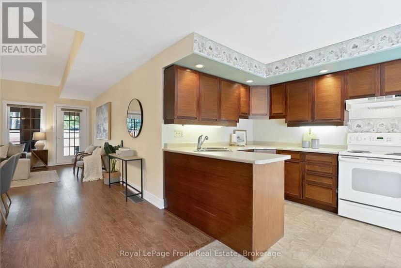 301 - 1 Sherwood Street — photo 9 of 40
