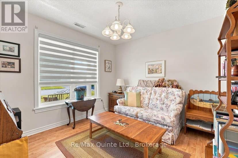 14 - 15 Aldersgate Drive — photo 3 of 16