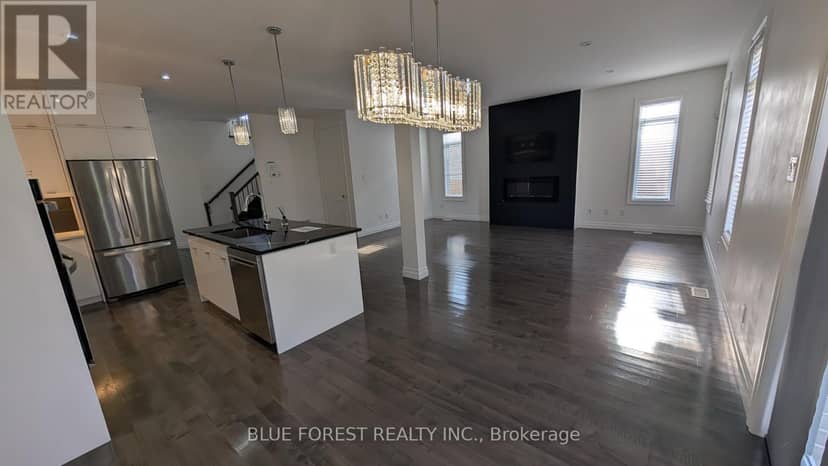 3319 Regiment Road — photo 3 of 38