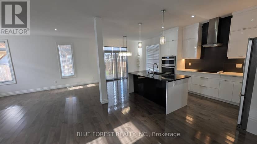 3319 Regiment Road — photo 6 of 38