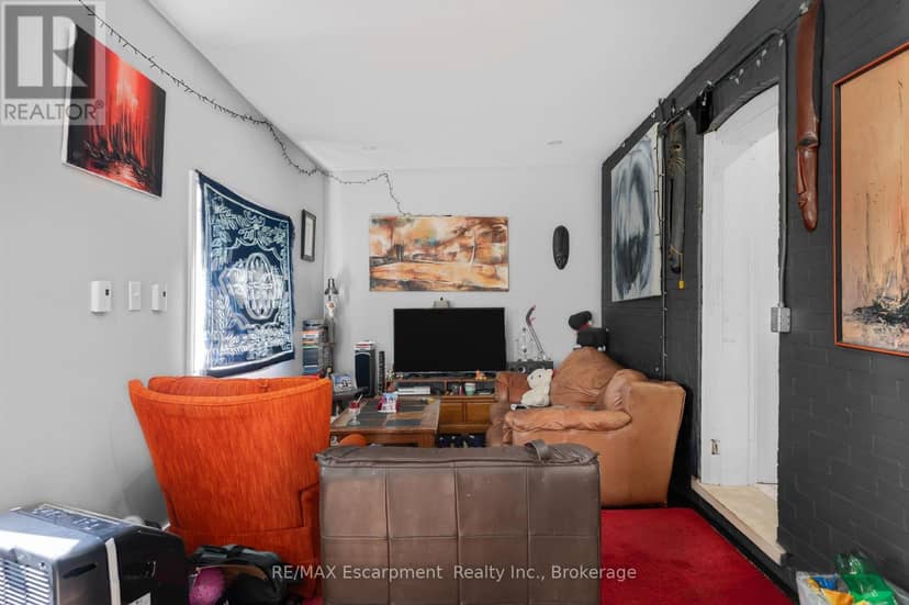 458 Woolwich Street — photo 25 of 40
