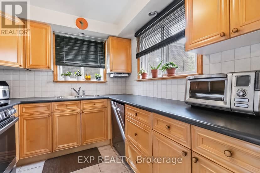 152 Hilda Avenue — photo 18 of 40