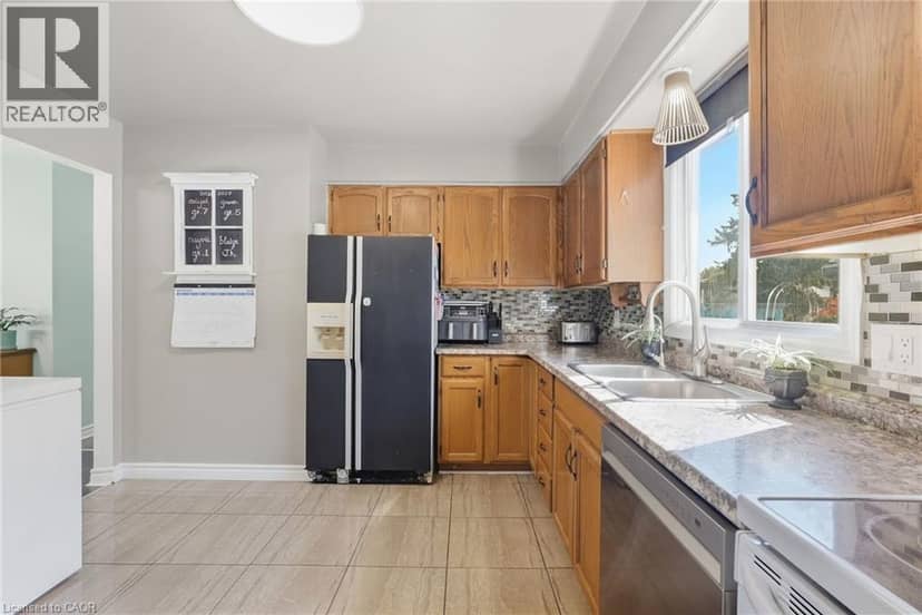 34 GRANTHAM Avenue S — photo 20 of 40