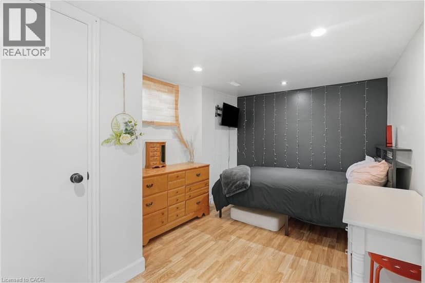 34 GRANTHAM Avenue S — photo 38 of 40