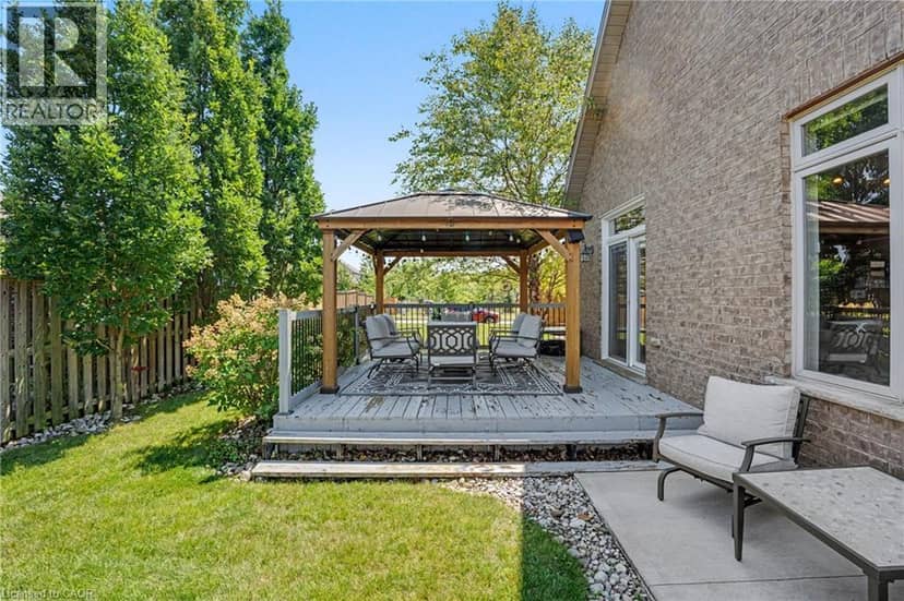 12 SILVERWOOD Avenue — photo 35 of 40