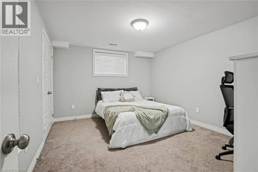 12 SILVERWOOD Avenue — photo 29 of 40