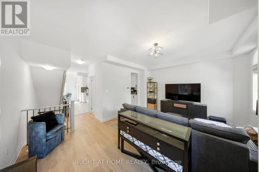 9809 Keele Street — photo 14 of 35