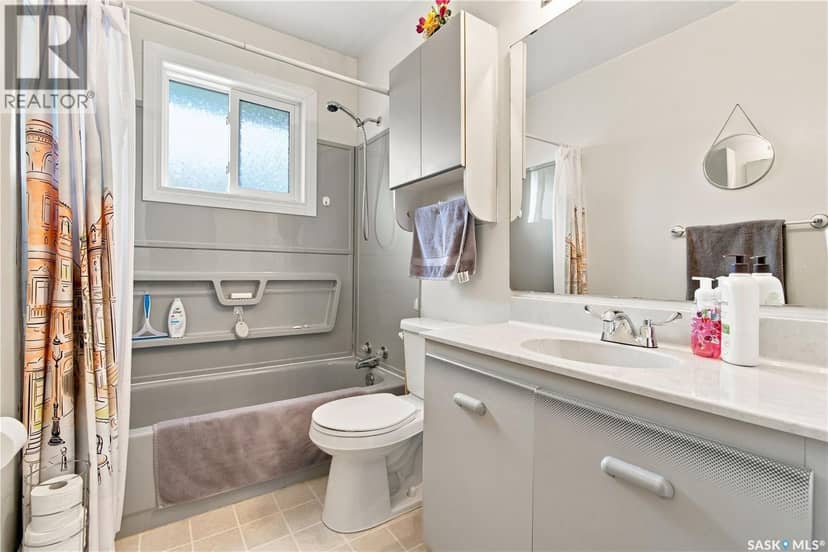 448 Robinson Street — photo 17 of 40