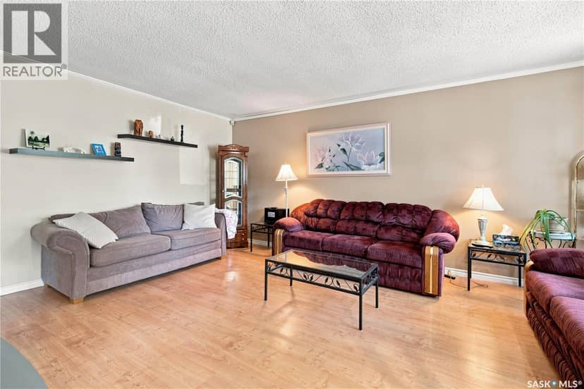 448 Robinson Street, Regina, photo 4