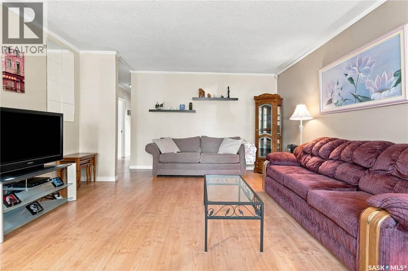 448 Robinson Street — photo 9 of 40