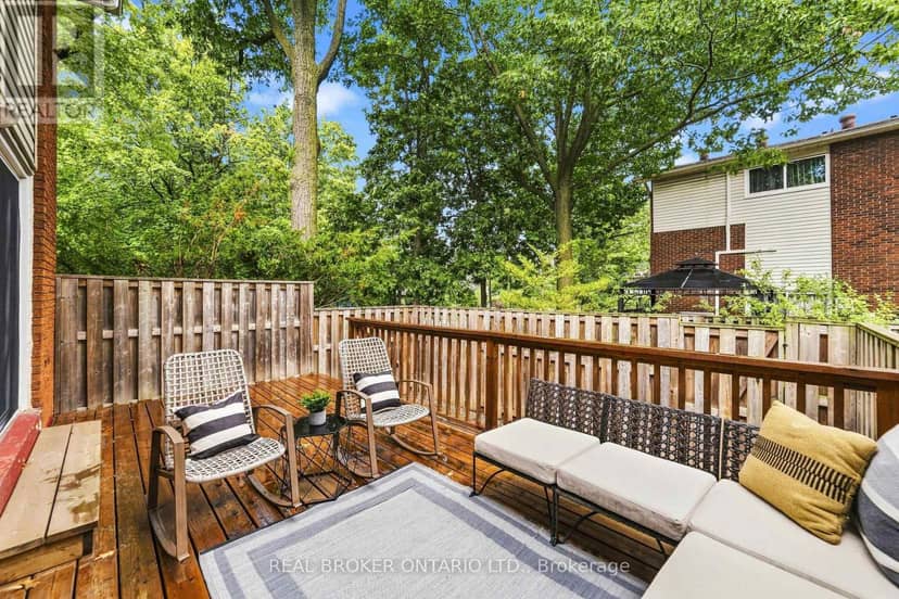 61 - 1270 Gainsborough Drive — photo 13 of 19