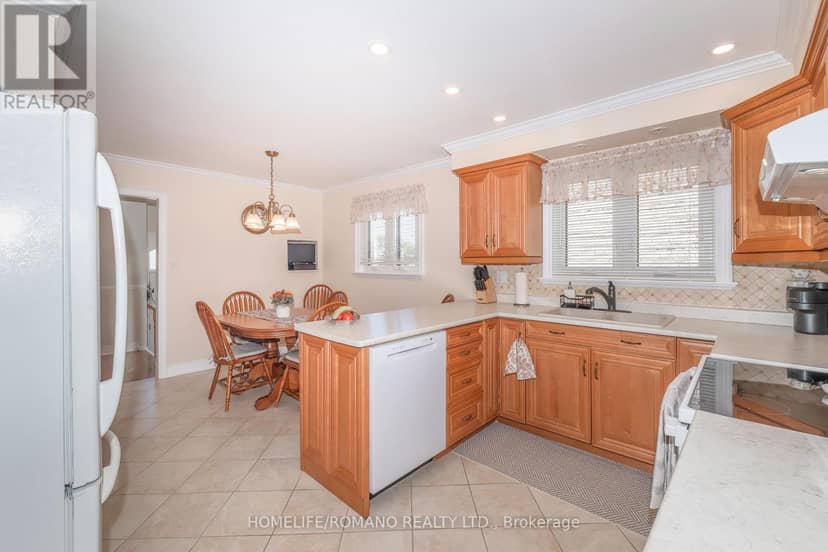 915 Lovingston Crescent — photo 13 of 29