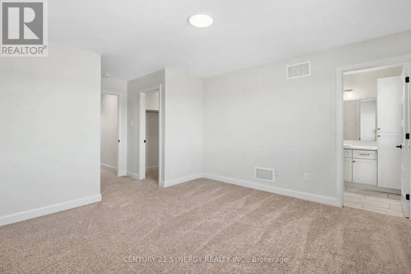 31 Helen Street — photo 14 of 24