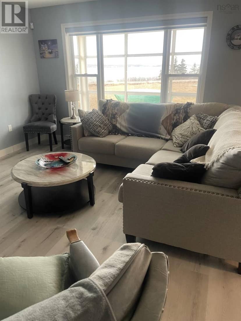 960 Mira Bay Drive — photo 5 of 9