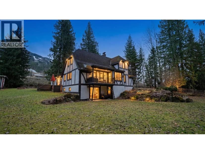 3025 Camozzi Road, Revelstoke