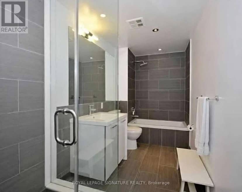 310 - 319 Carlaw Avenue — photo 14 of 17