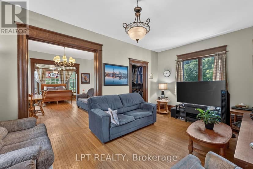 277 Andrew Street — photo 11 of 40
