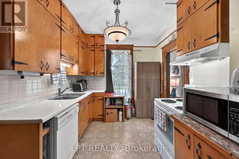 277 Andrew Street — photo 18 of 40