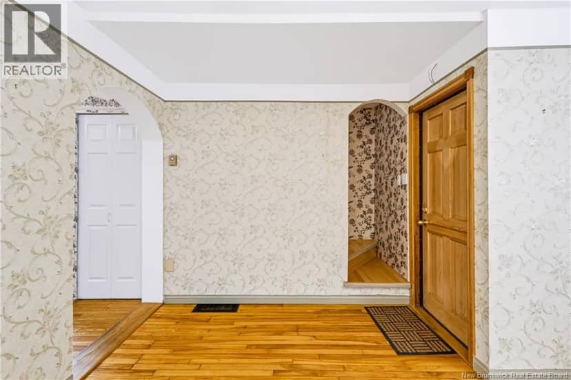 292 Saint John Street — photo 4 of 40