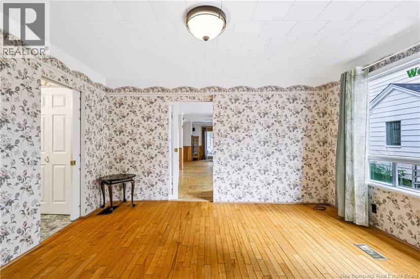 292 Saint John Street — photo 7 of 40