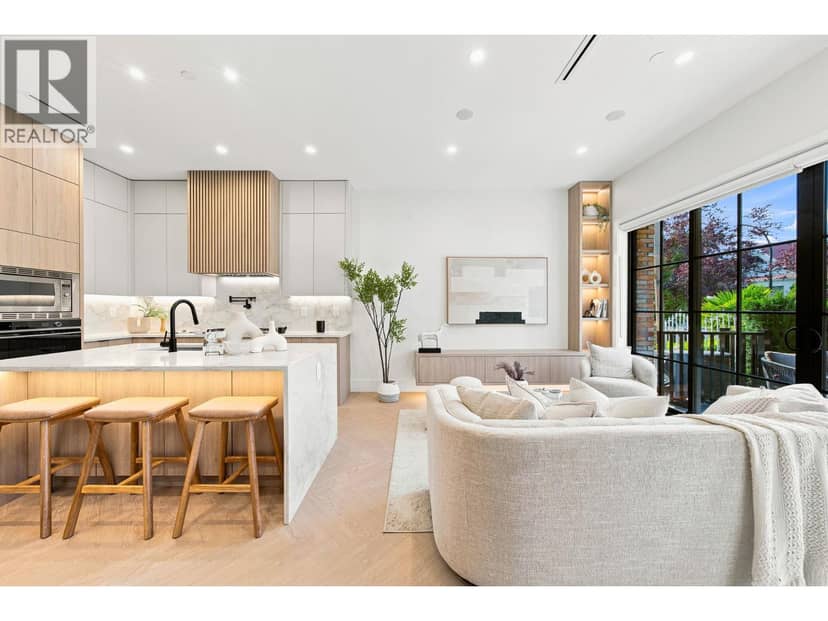 2 648 E 23RD AVENUE, Vancouver