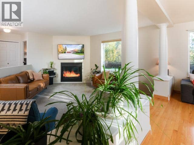 50 Thompson Road — photo 11 of 40