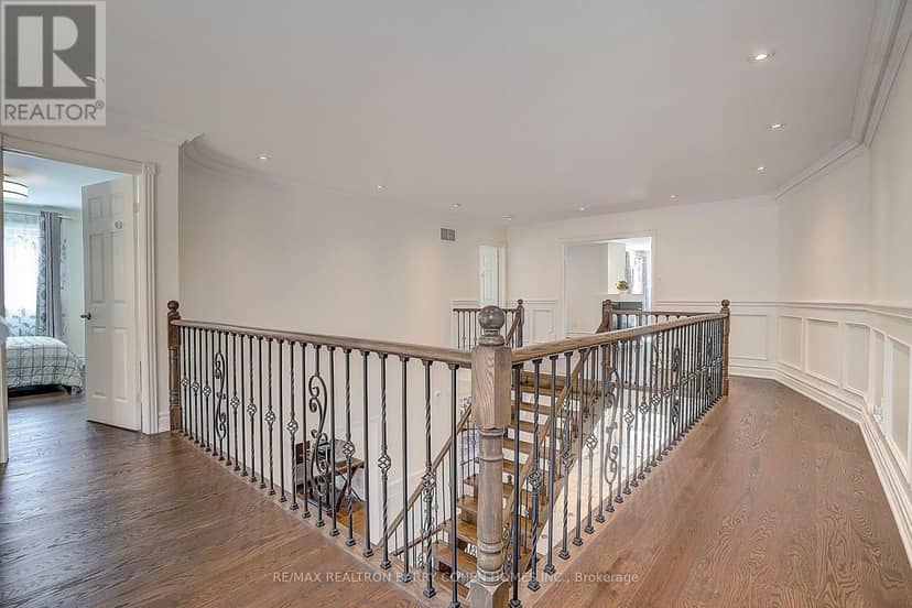 44 Prince Edward Boulevard — photo 21 of 40