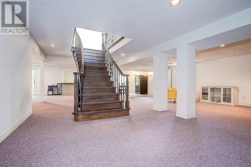 44 Prince Edward Boulevard — photo 37 of 40