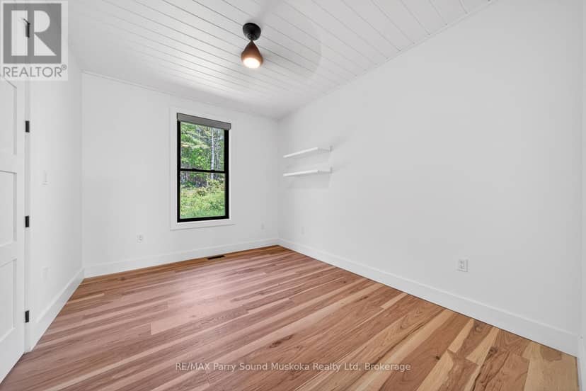 32 A11 Island — photo 37 of 40