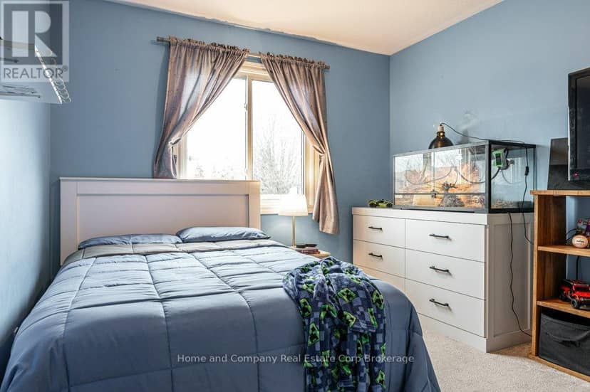 127 Walsh Crescent — photo 20 of 40