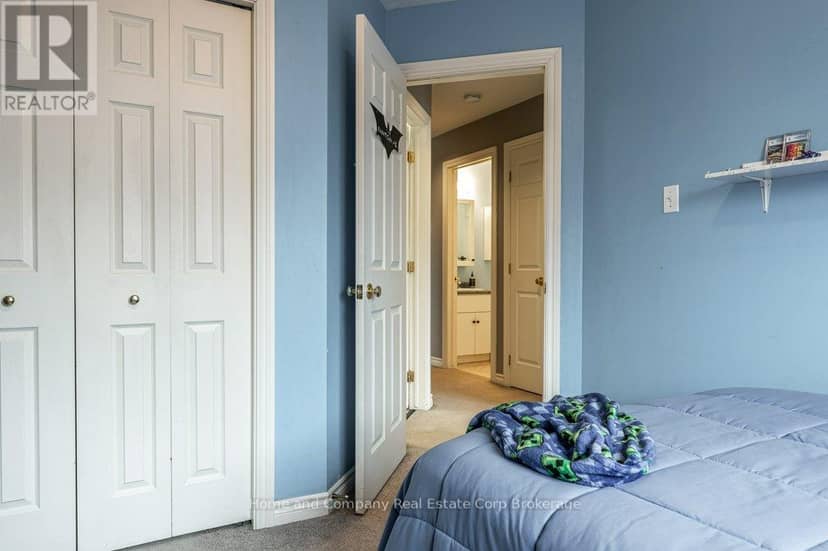 127 Walsh Crescent — photo 21 of 40