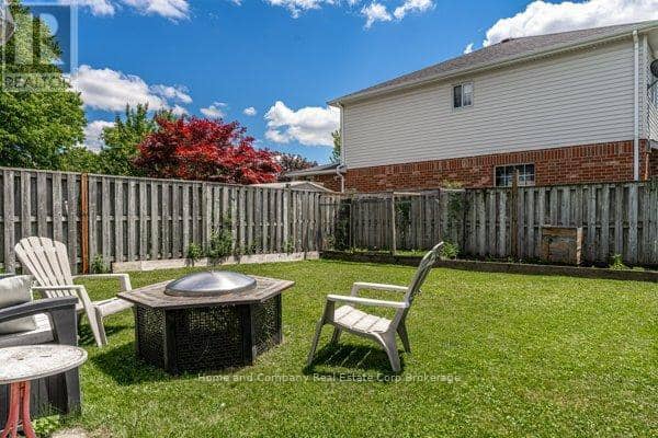127 Walsh Crescent — photo 35 of 40