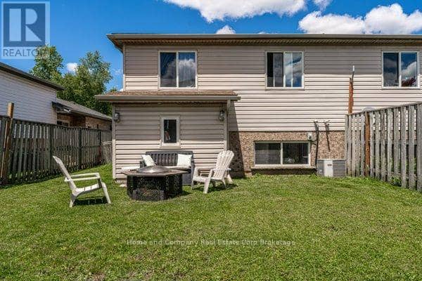 127 Walsh Crescent — photo 37 of 40