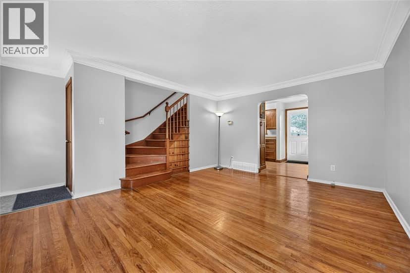 298 Elsfield Crescent — photo 6 of 24