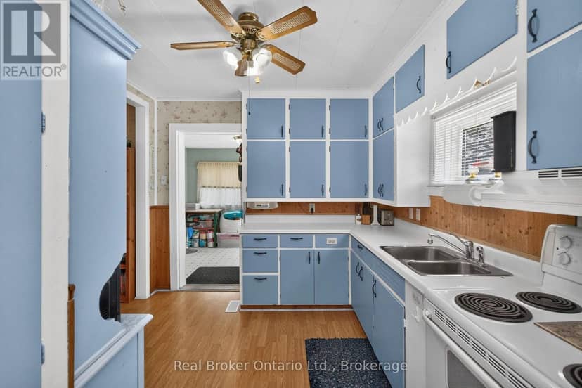 179 Seventh Street, Midland, photo 8