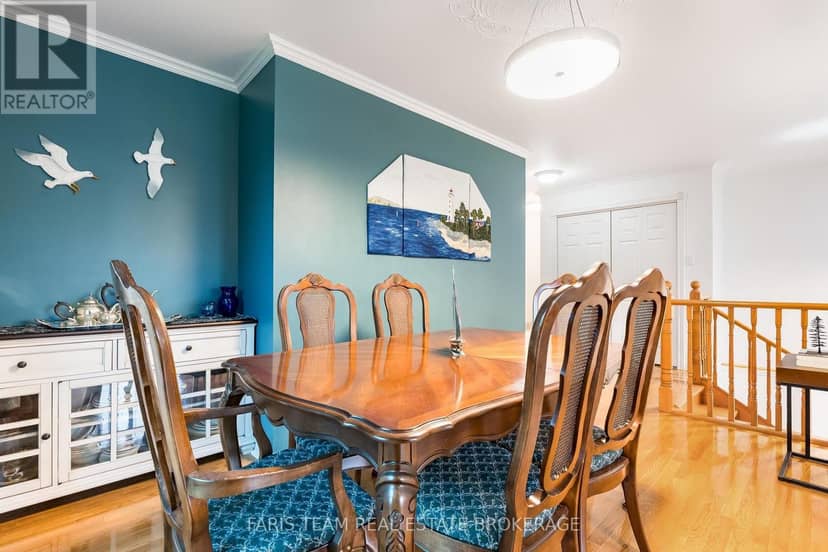 1033 Cameron Street — photo 12 of 40