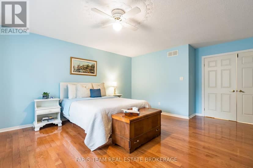 1033 Cameron Street — photo 20 of 40