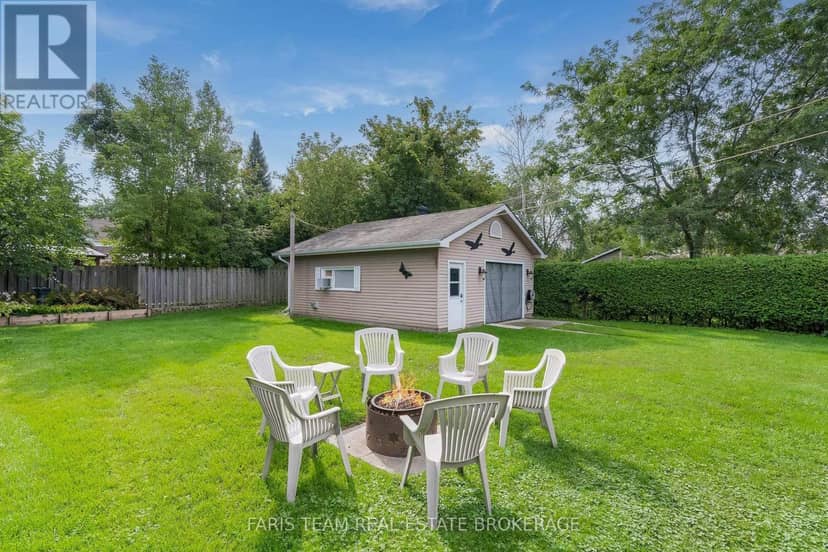 1033 Cameron Street — photo 2 of 40