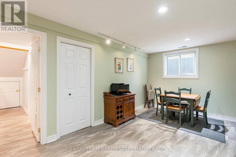 1033 Cameron Street — photo 28 of 40